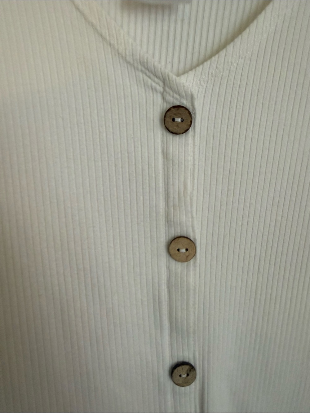 No Boundaries White Ribbed Button-Front Tank - Picture 3 of 6